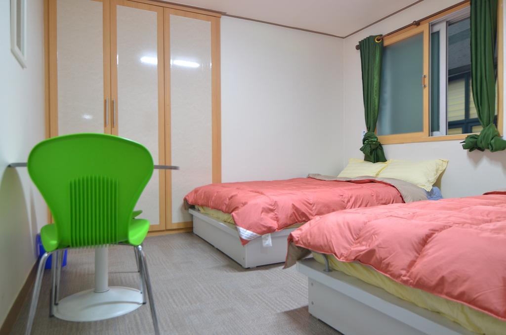 Kimchee Downtown Guesthouse Seoul Exteriör bild