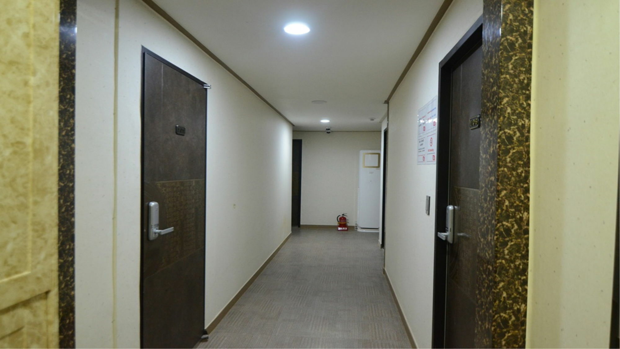Kimchee Downtown Guesthouse Seoul Exteriör bild